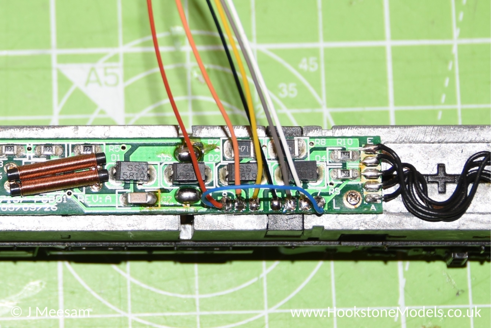 Fit DCC decoder to Graham Farish DCC ready PCB