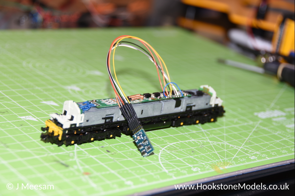 Fit DCC decoder to Graham Farish DCC ready PCB