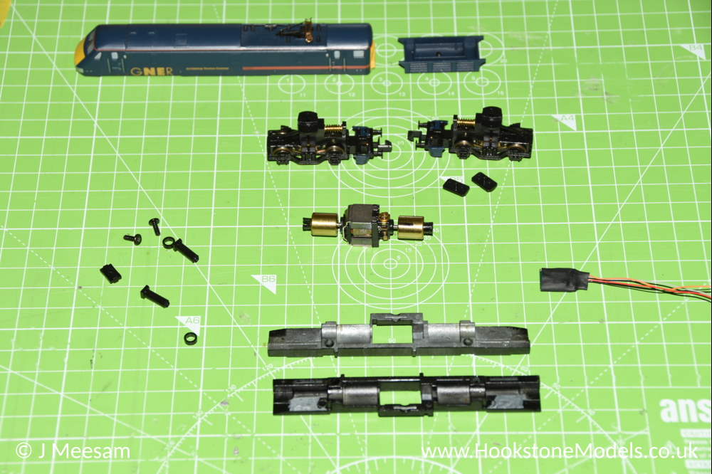 Convert Graham Farish split chassis Class 91 to DCC