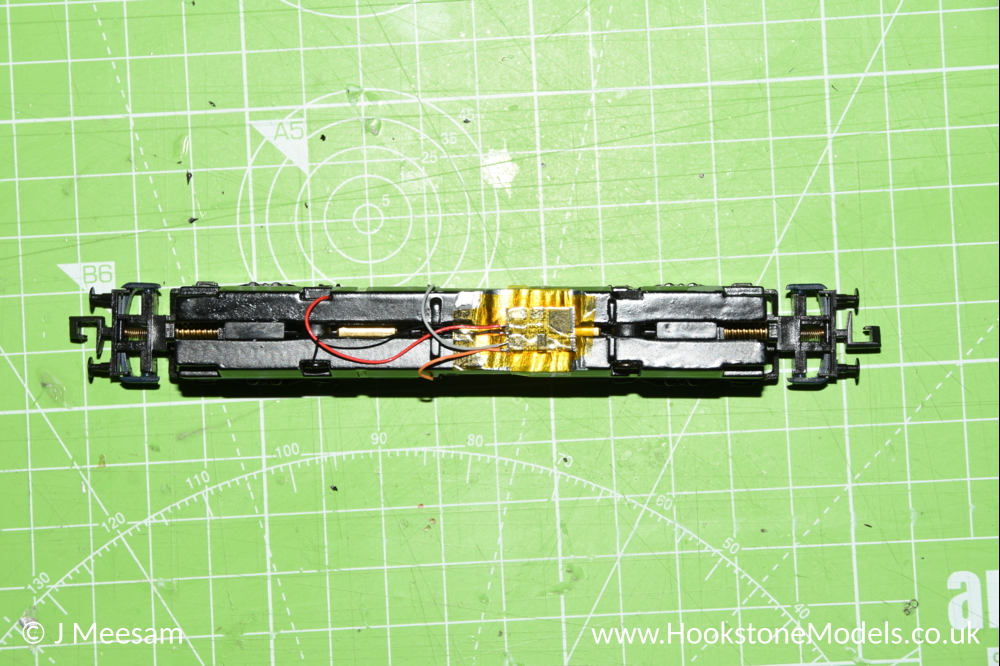 Convert Graham Farish split chassis Class 91 to DCC