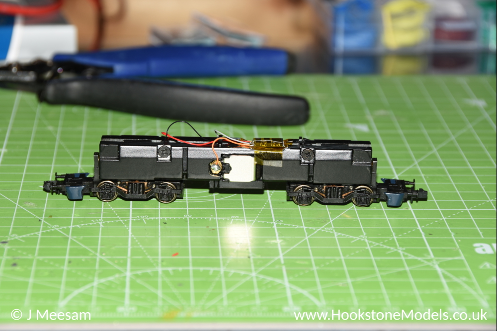 Convert Graham Farish split chassis Class 91 to DCC